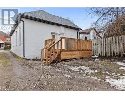 888 QUEENS AVENUE - 23