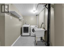 152 - 1330 JALNA BOULEVARD - 33