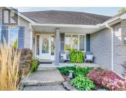 12 HUNTINGTON TERRACE - 2