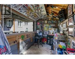 12 HUNTINGTON TERRACE - 39