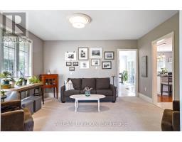 12 HUNTINGTON TERRACE - 8