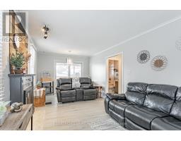 17 GRAHAM CRESCENT - 14