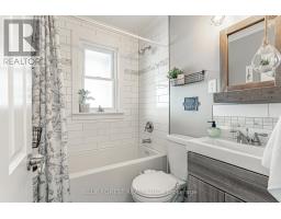 17 GRAHAM CRESCENT - 16