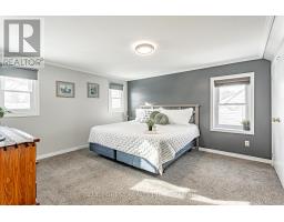 17 GRAHAM CRESCENT - 17