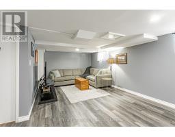 17 GRAHAM CRESCENT - 22