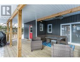 17 GRAHAM CRESCENT - 28