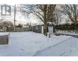 17 GRAHAM CRESCENT - 33