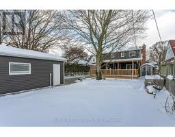 17 GRAHAM CRESCENT - 34