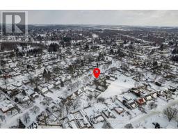 17 GRAHAM CRESCENT - 36