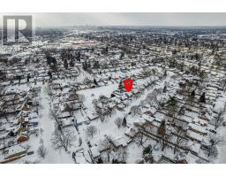 17 GRAHAM CRESCENT - 37