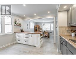 17 GRAHAM CRESCENT - 8