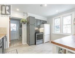 17 GRAHAM CRESCENT - 9