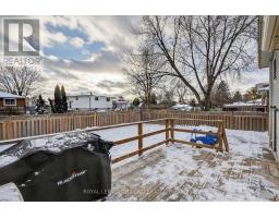 156 ANTRIM CRESCENT - 32