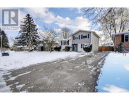 156 ANTRIM CRESCENT - 37