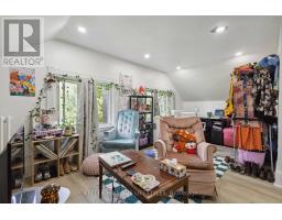 33 STATION STREET - 38