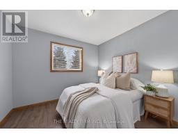 55 QUEENSWAY DRIVE - 19