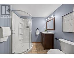 55 QUEENSWAY DRIVE - 28