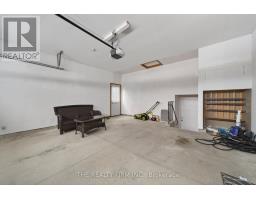 55 QUEENSWAY DRIVE - 32