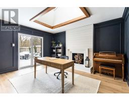 719 BARCLAY ROAD - 23