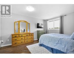 10 - 215 COMMISSIONERS ROAD W - 17