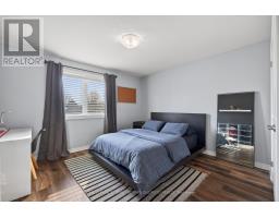 56 FIELDSTONE CRESCENT S - 26