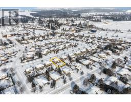 56 FIELDSTONE CRESCENT S - 37