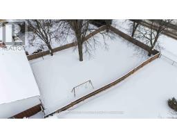 27 FOXCROFT CRESCENT - 46