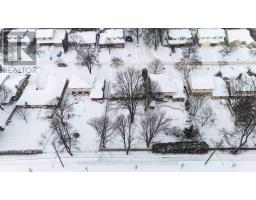 27 FOXCROFT CRESCENT - 47