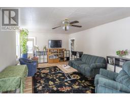 413 ELLIS AVENUE - 9