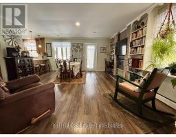 315 CARADOC STREET N - 14