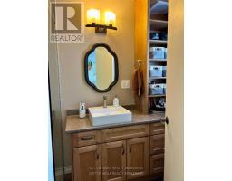 315 CARADOC STREET N - 18