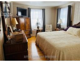 315 CARADOC STREET N - 20