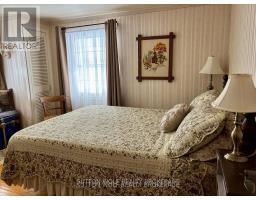 315 CARADOC STREET N - 26