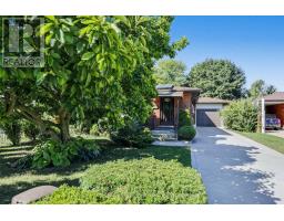 82 LACEY CRESCENT - 2