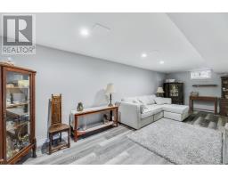 82 LACEY CRESCENT - 25