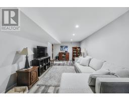 82 LACEY CRESCENT - 26