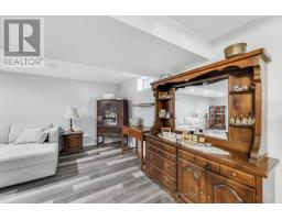 82 LACEY CRESCENT - 27