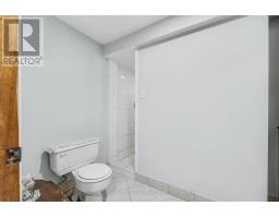 82 LACEY CRESCENT - 30