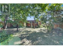 82 LACEY CRESCENT - 32