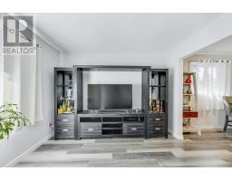 82 LACEY CRESCENT - 7