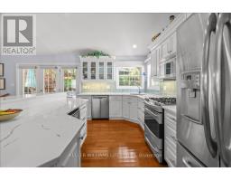 40 LAKESIDE CIRCLE - 15