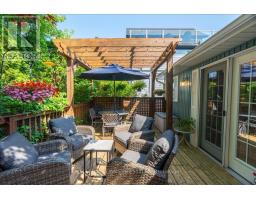 40 LAKESIDE CIRCLE - 35