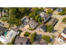 40 LAKESIDE CIRCLE - 40