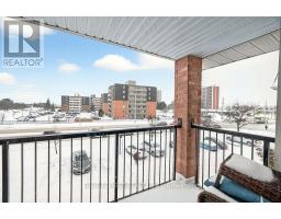 143 - 1096 JALNA BOULEVARD - 18