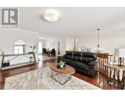 18 WATSON CRESCENT - 12