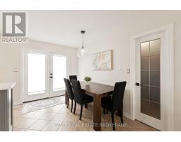 18 WATSON CRESCENT - 13