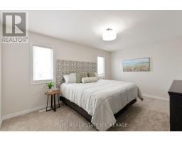 18 WATSON CRESCENT - 19