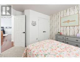 18 WATSON CRESCENT - 25