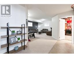 18 WATSON CRESCENT - 27