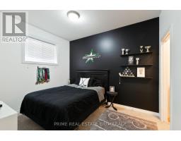 18 WATSON CRESCENT - 29